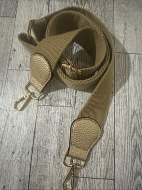 Source Unknown Beige Canvas Shoulder Strap with Gold Hardware